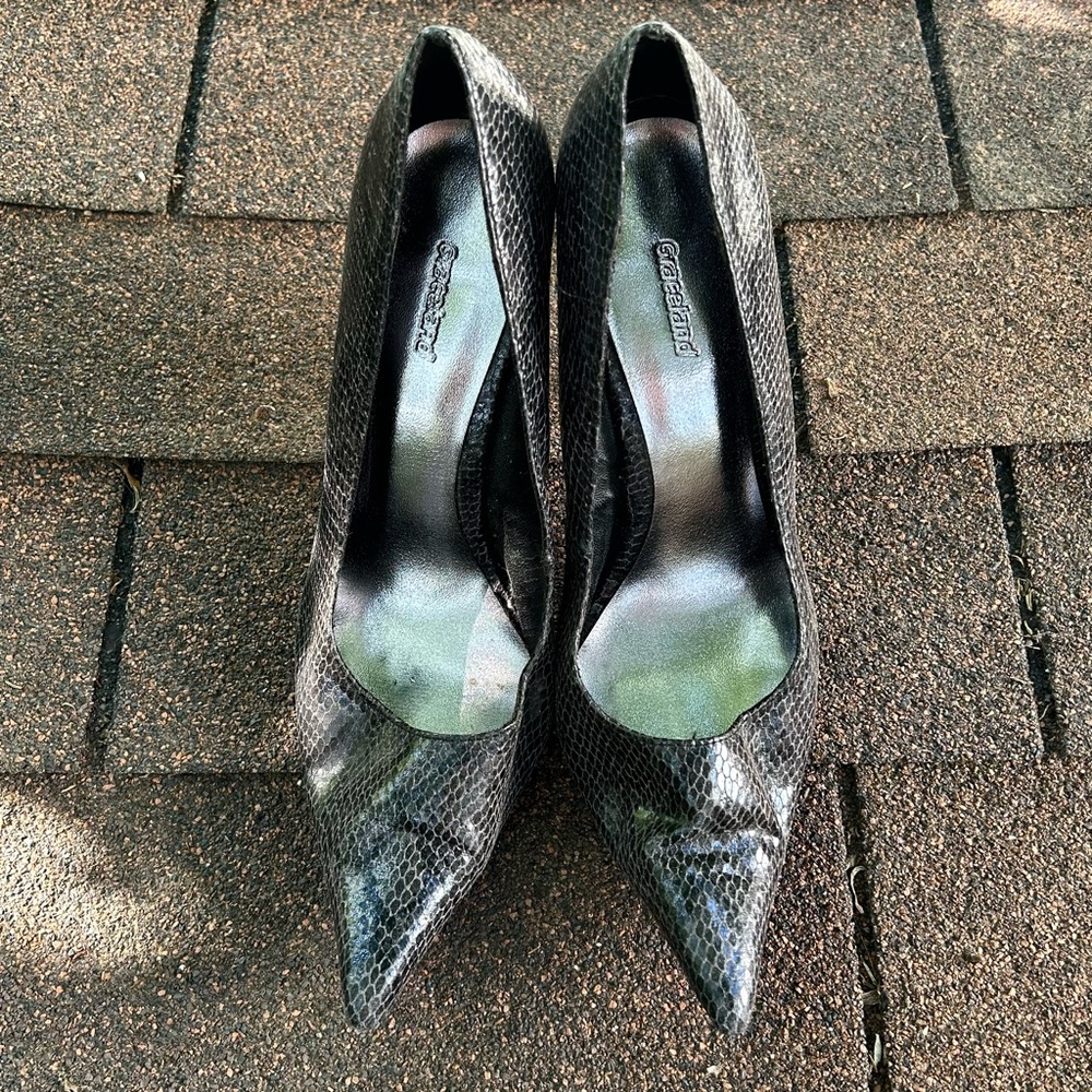 Vintage GRACELAND Faux-Snakeskin Stilettos